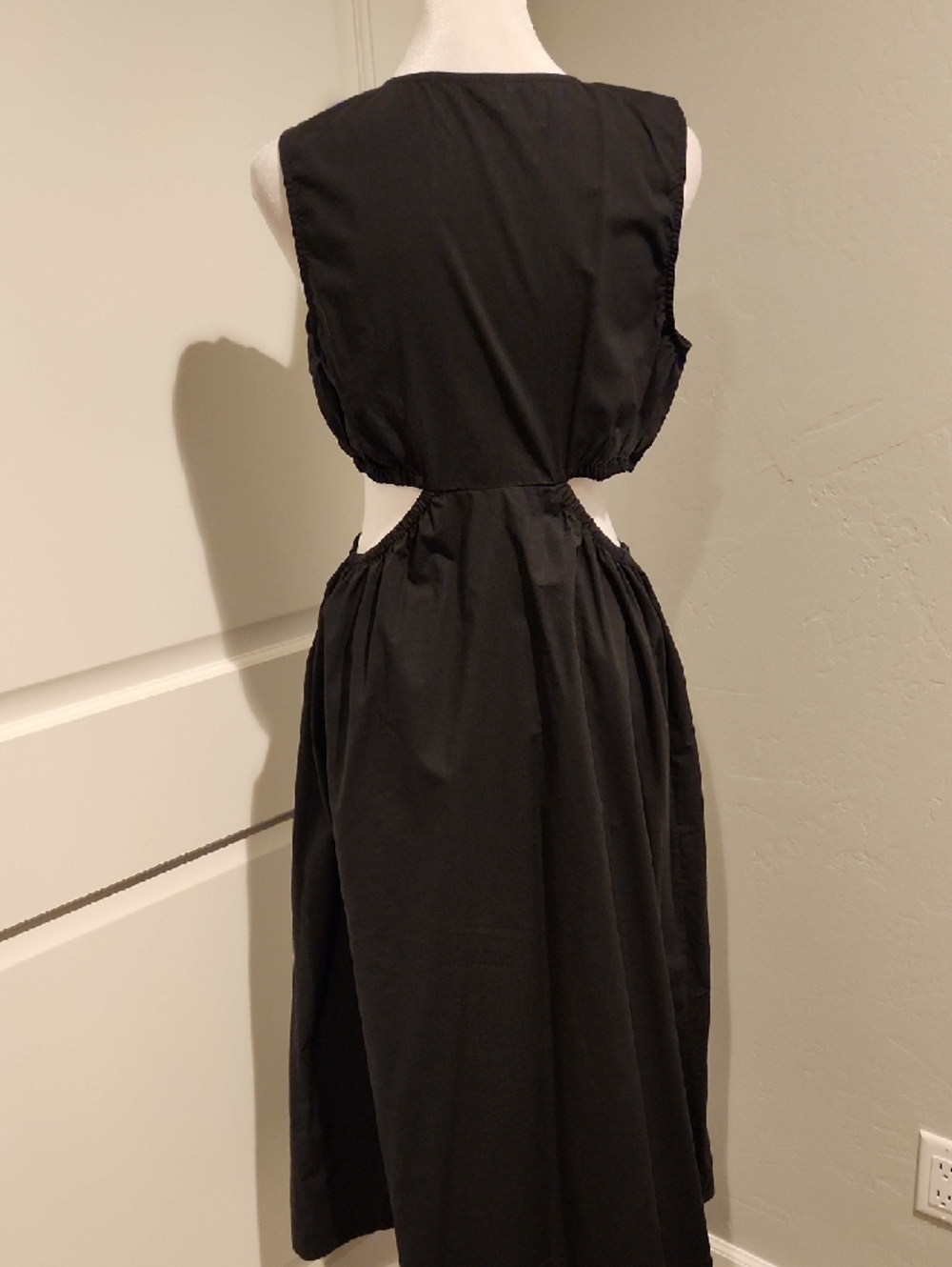 Rails Rizo Cutout Poplin Black Midi Dress with Front V- Neck- Medium - Picture 8 of 11
